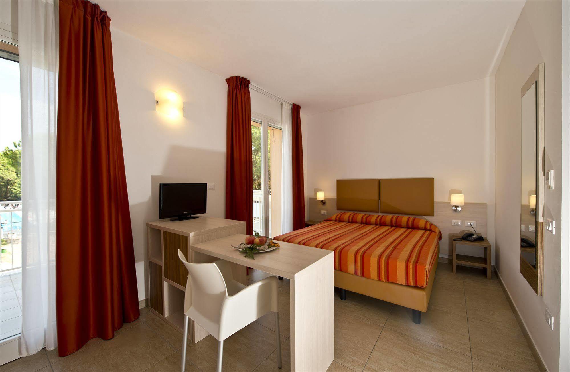 Club Village & Hotel Spiaggia Romea Lido di Volano Exterior photo